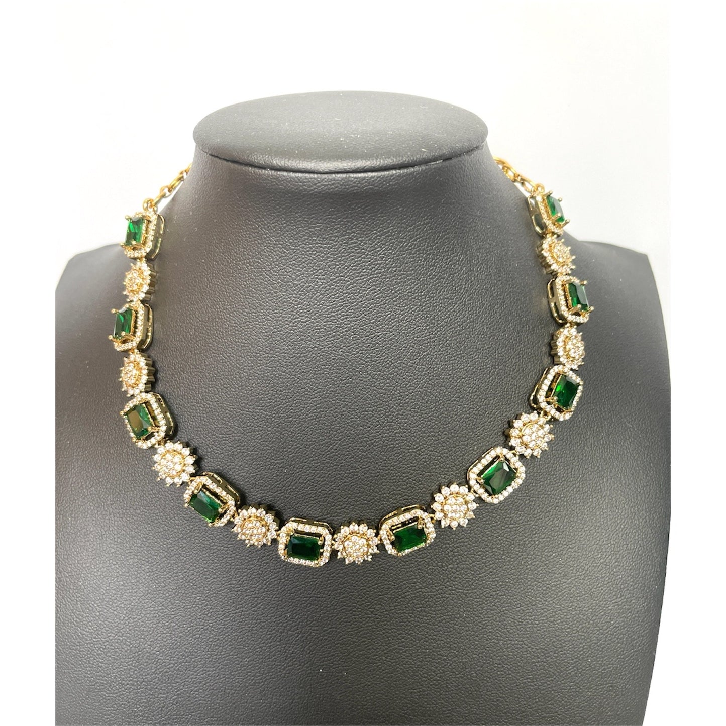 AD green stone neckwear set