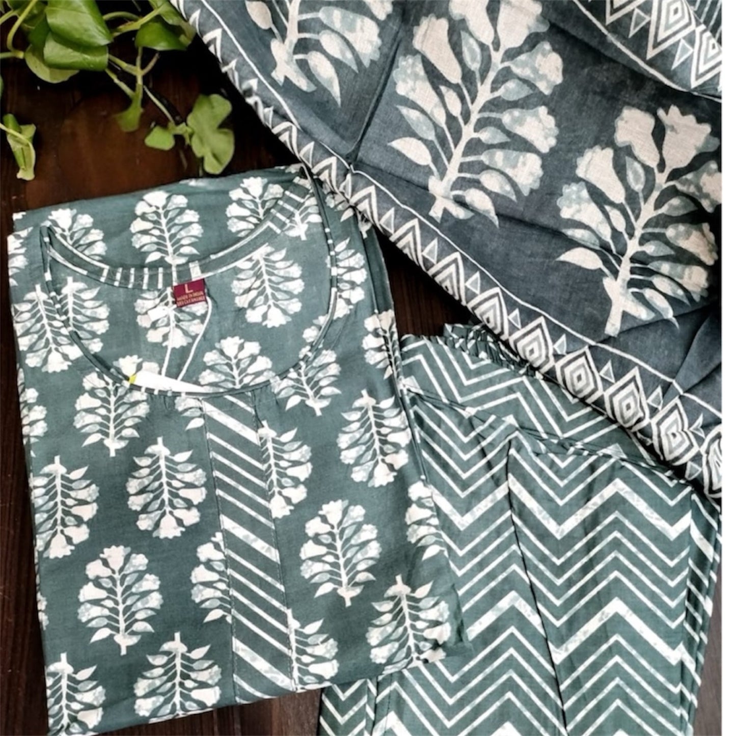 Classic Cotton Kurthi Set with Dupatta in Green - Simple & Elegant