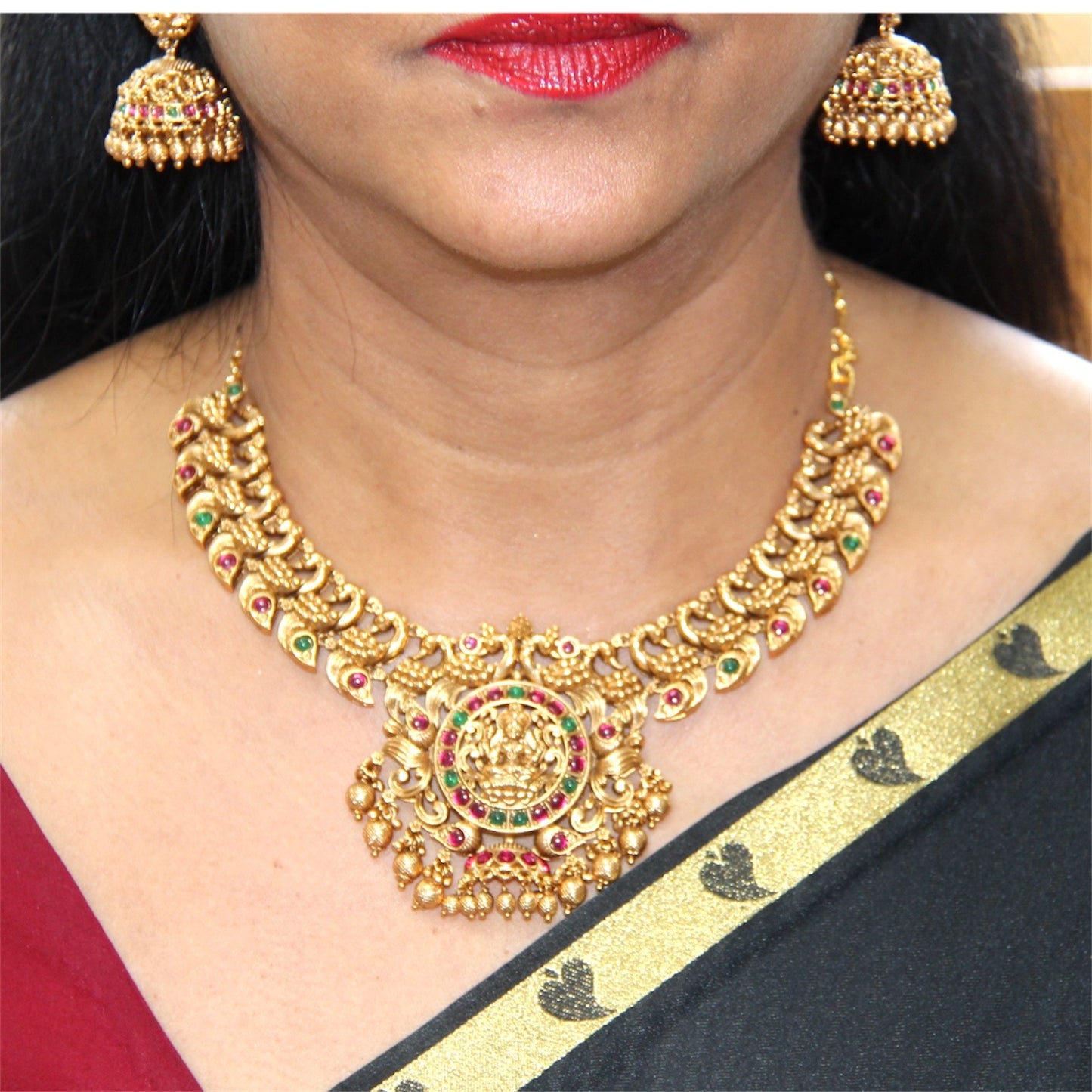 Lakshmi Neckwear Set