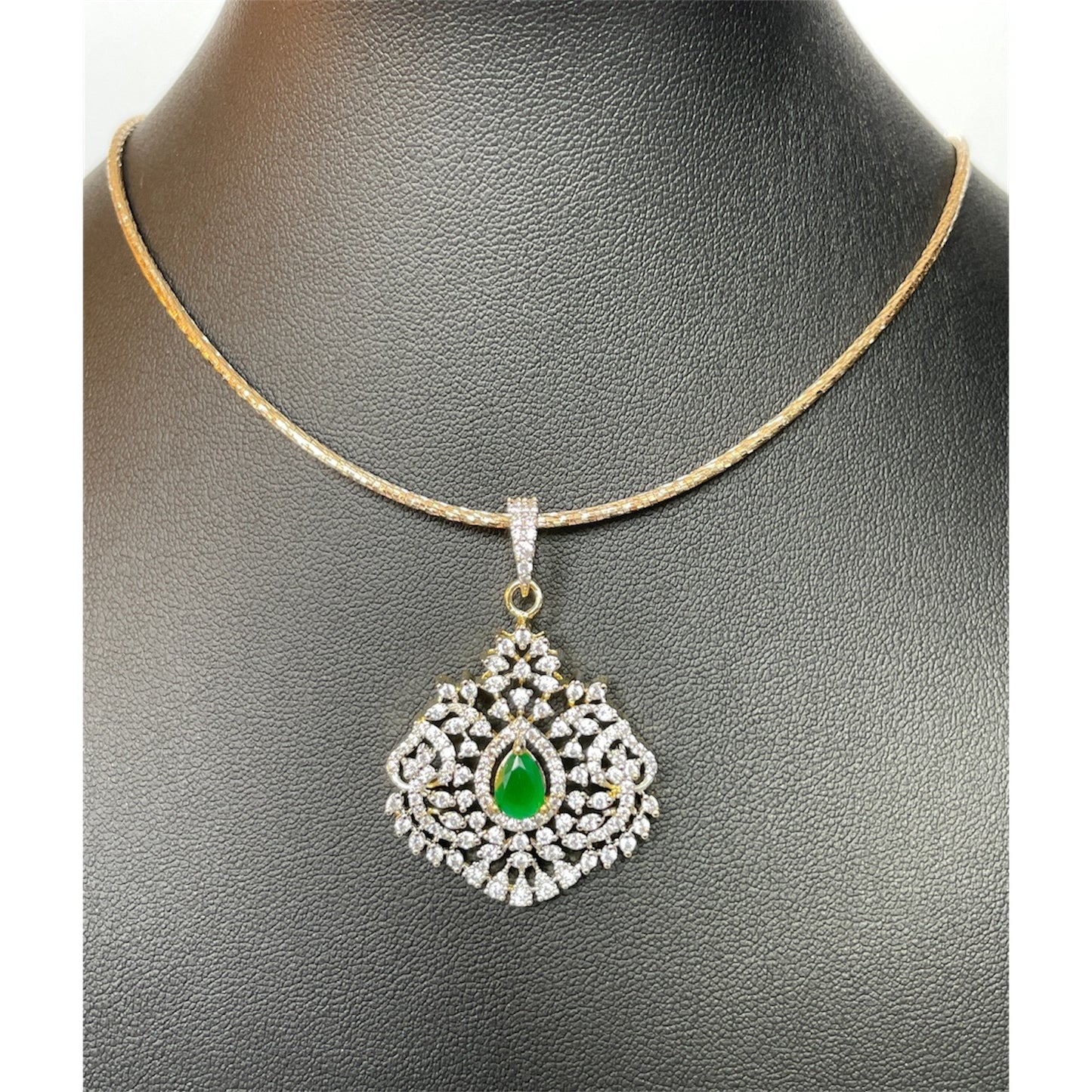 AD green stone diamond like neckwear set