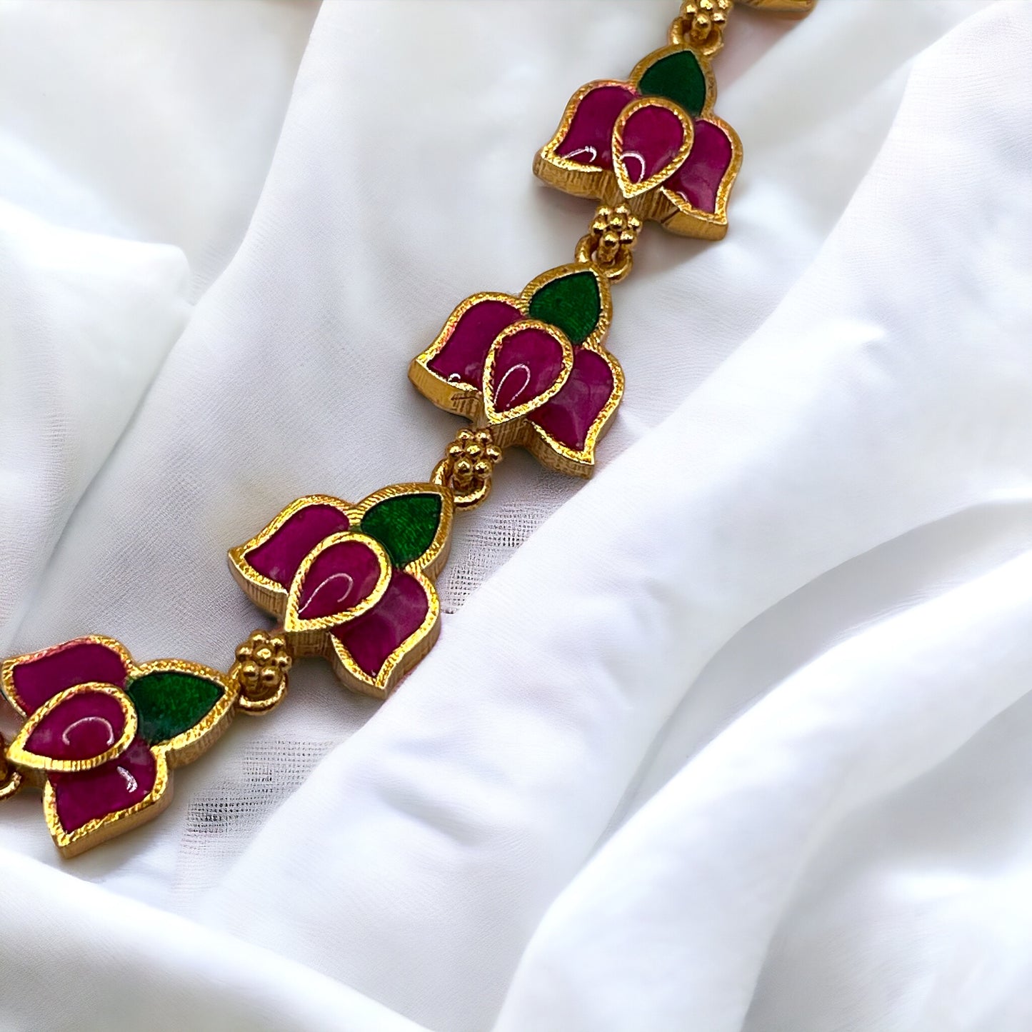 Delicate Lotus Neckwear set