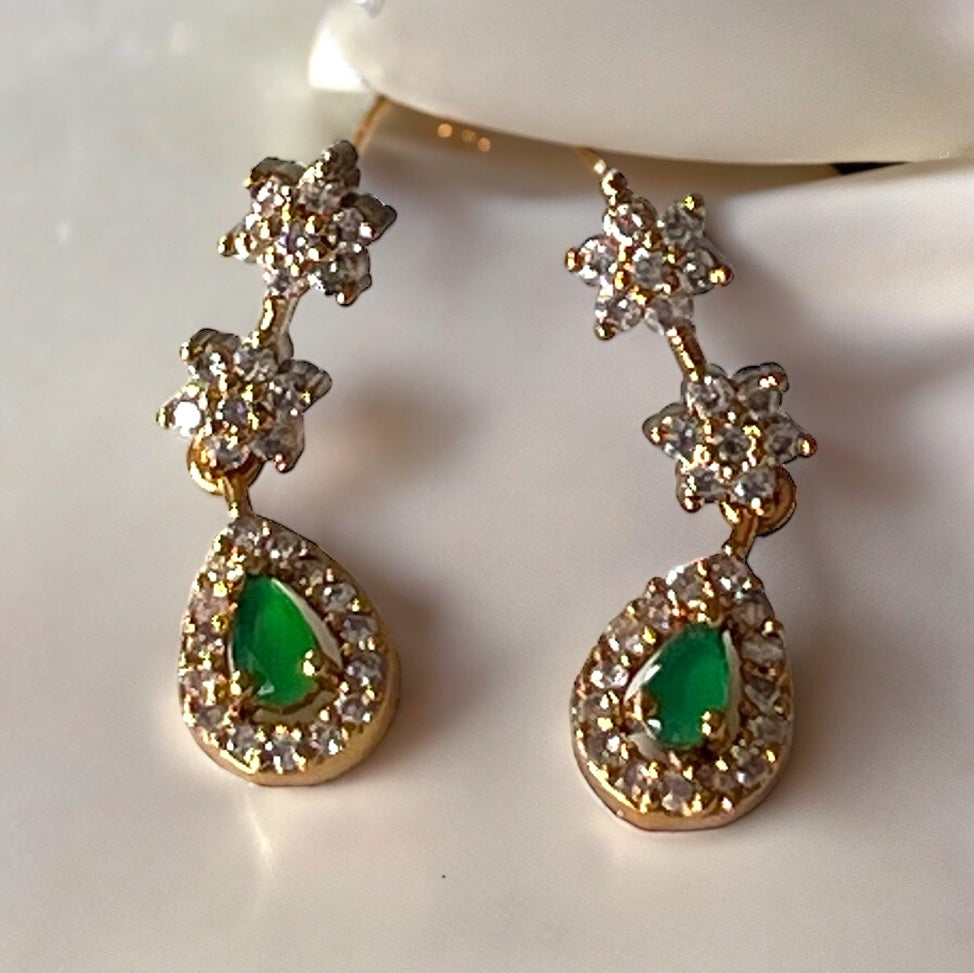 Elegant Tear Motif Neckwear Set