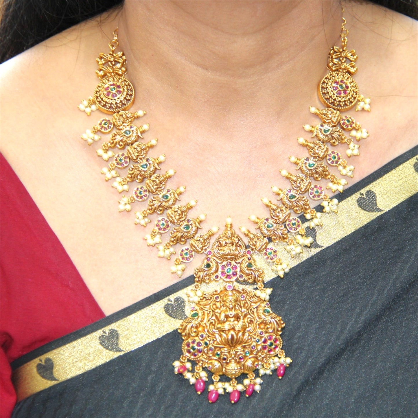 Red Beads Temple Neckwear Set