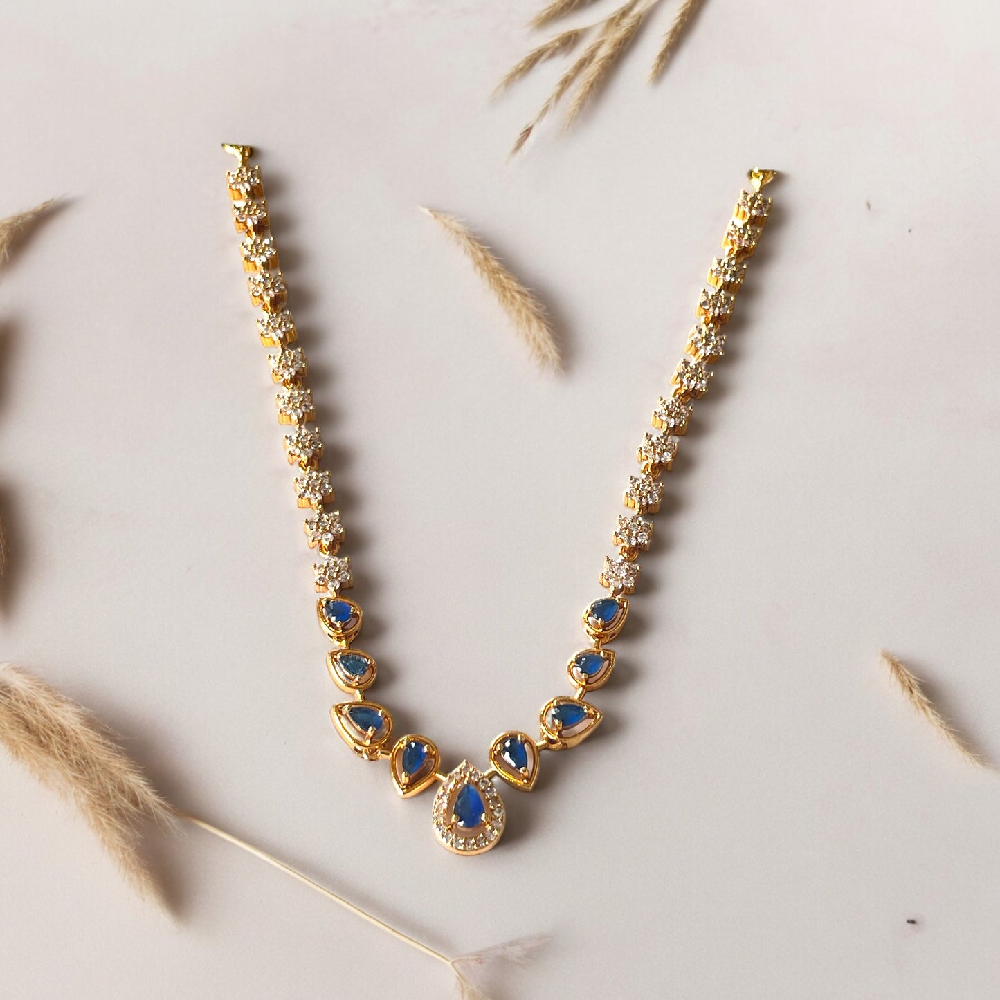 Elegant Tear Motif Neckwear Set