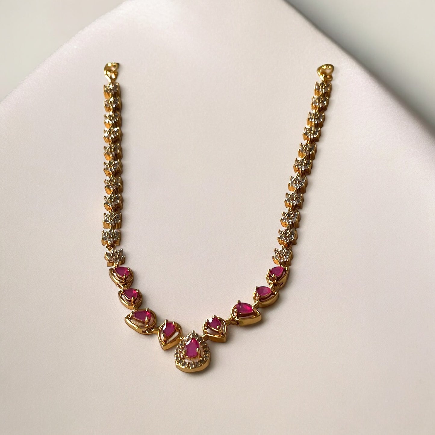 Elegant Tear Motif Neckwear Set