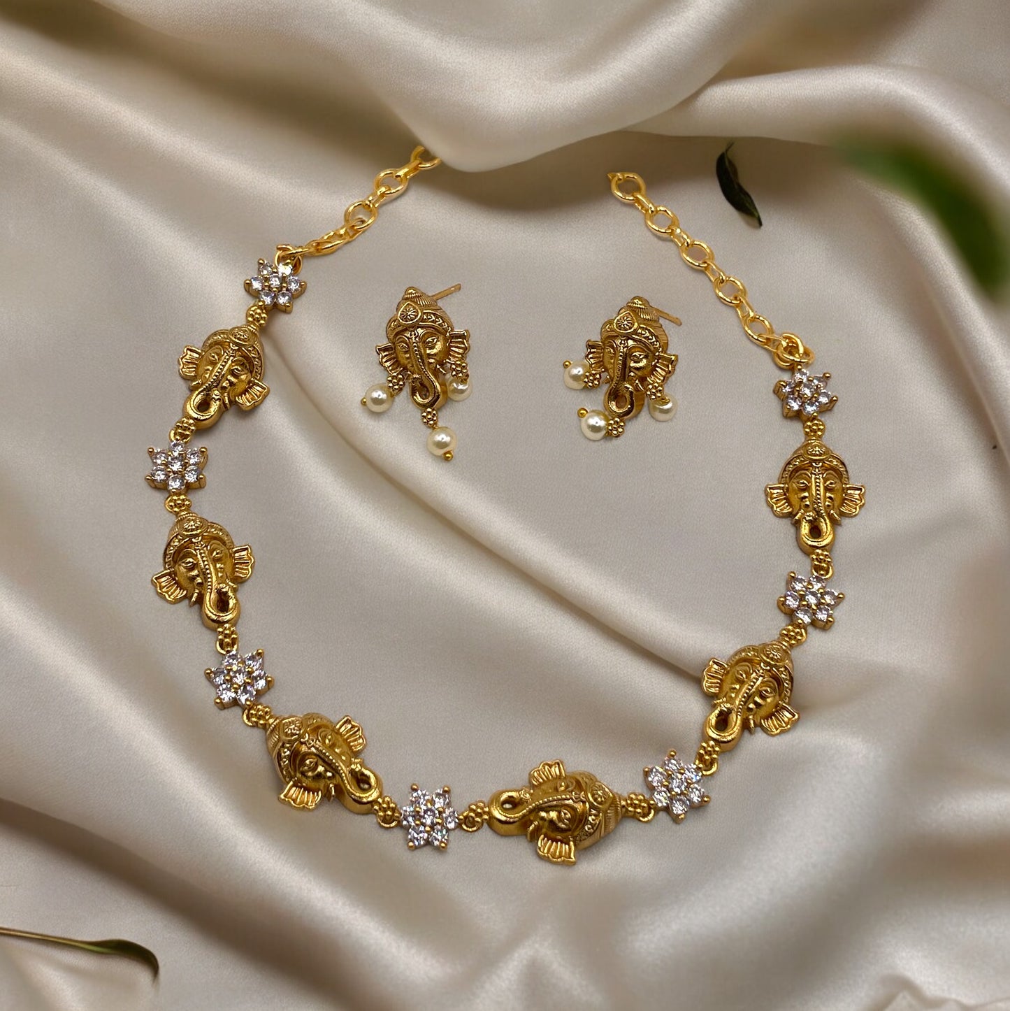 Radiant Ganesha Neckwear set