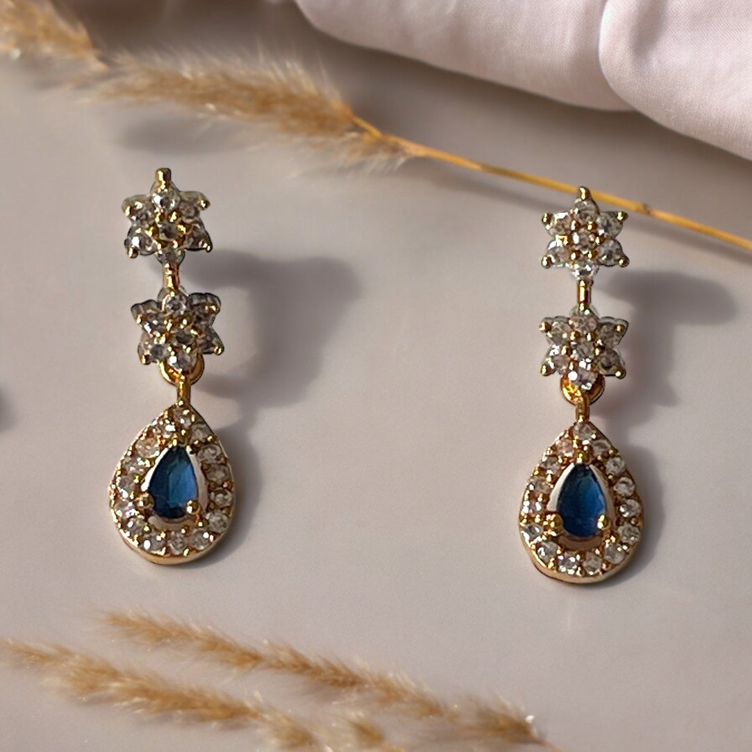 Elegant Tear Motif Neckwear Set