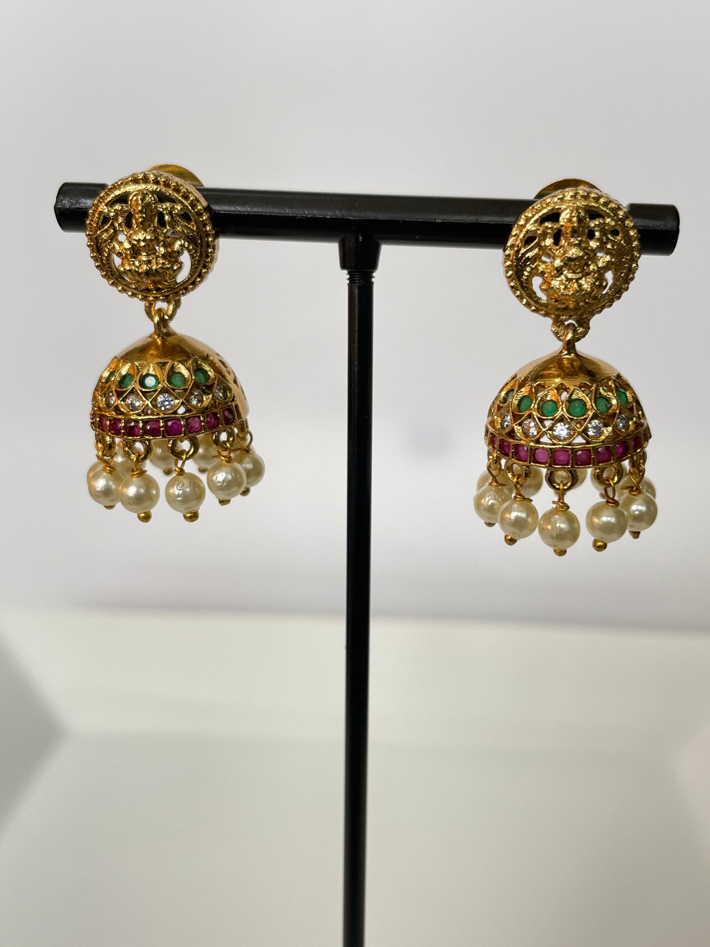 Lakshmi pendant neckwear set