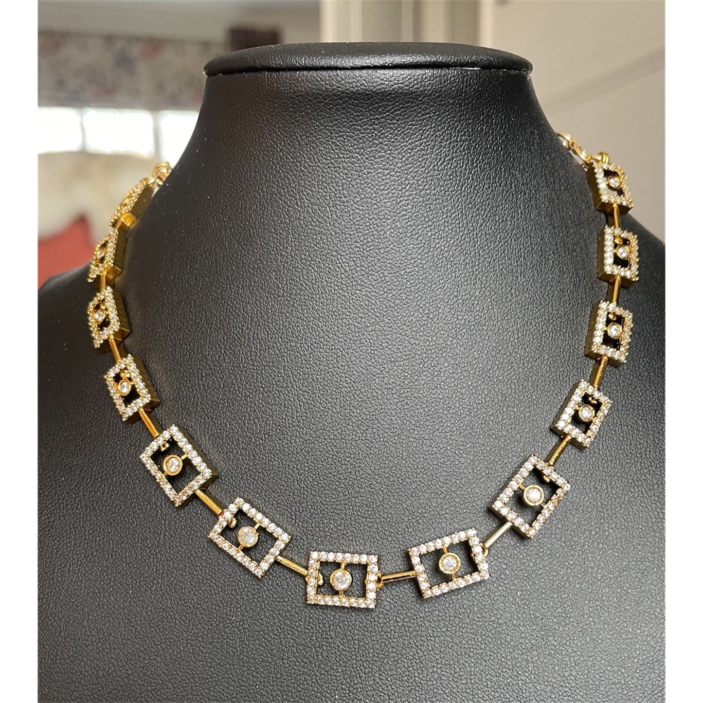 Elegant square stone neckwear set