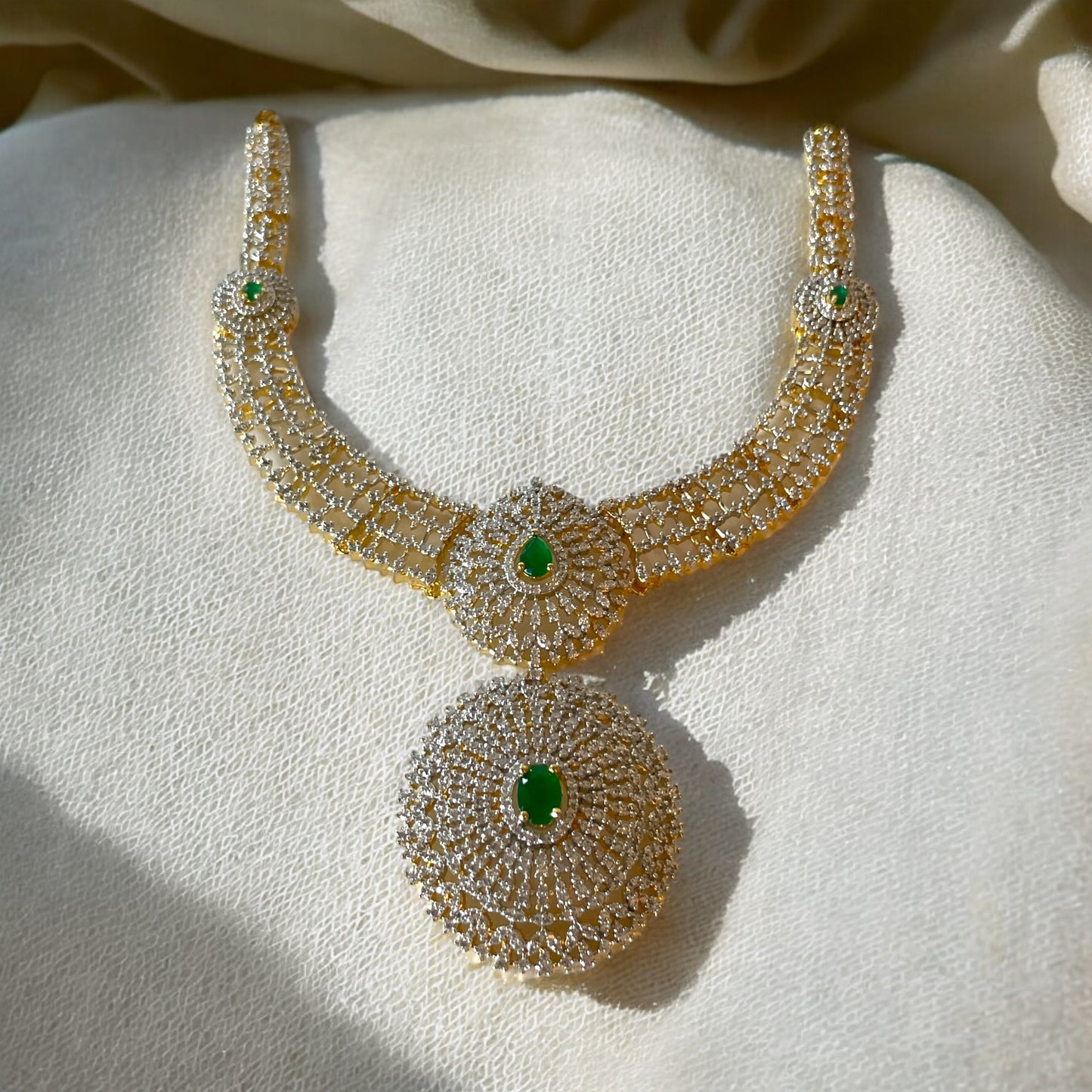 Bridal Green Pendant Neckwear Set