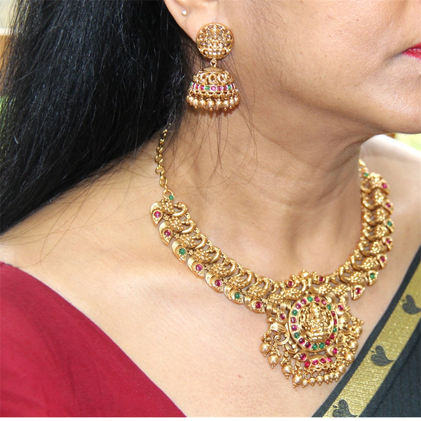 Lakshmi Neckwear Set