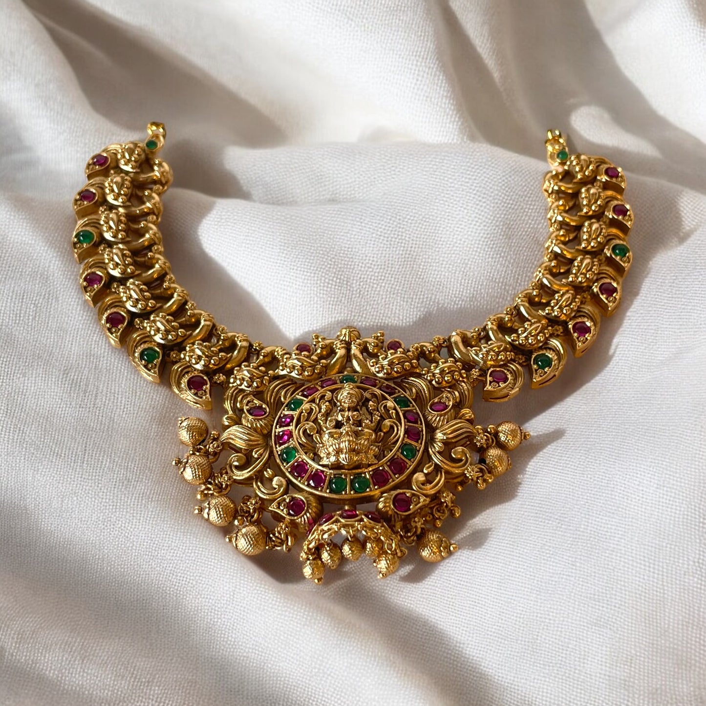 Lakshmi Neckwear Set