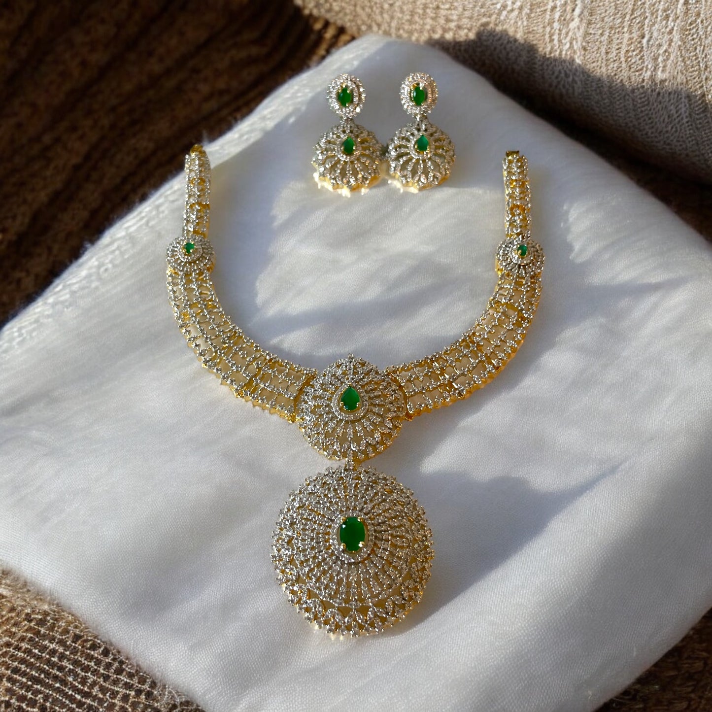 Bridal Green Pendant Neckwear Set