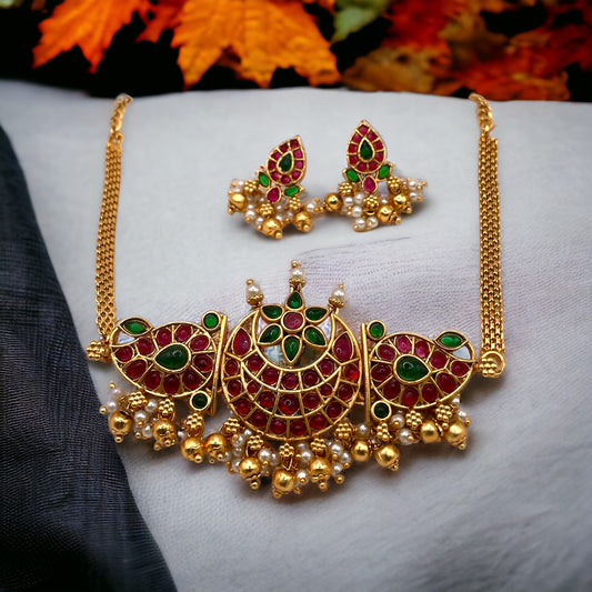 Classic Moon Choker Set