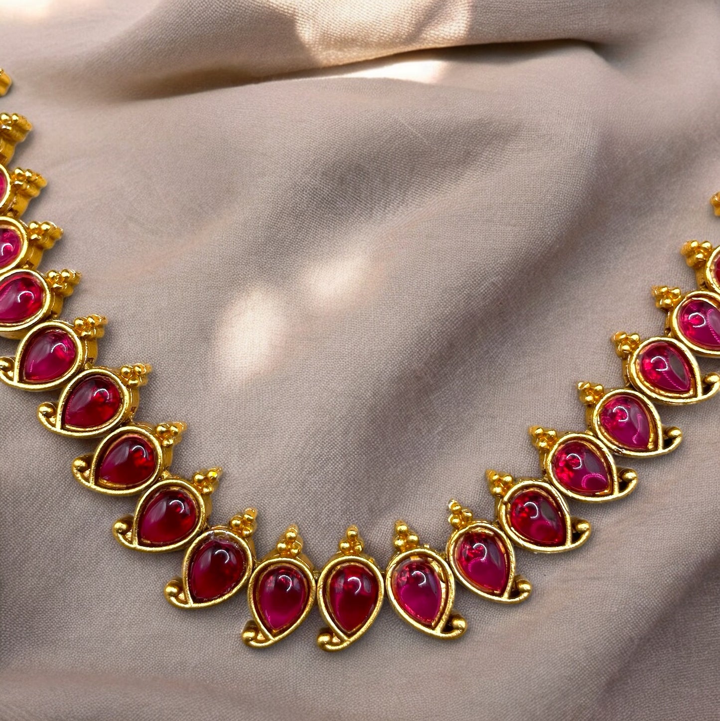 Classic Maanga Necklace Set