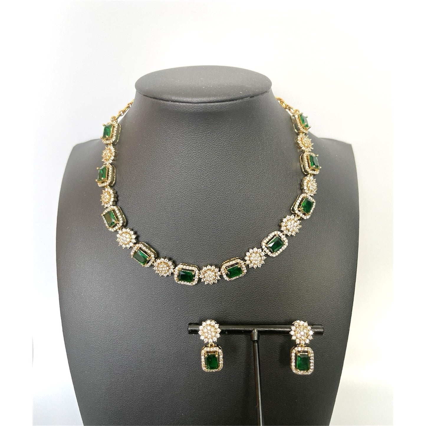 AD green stone neckwear set